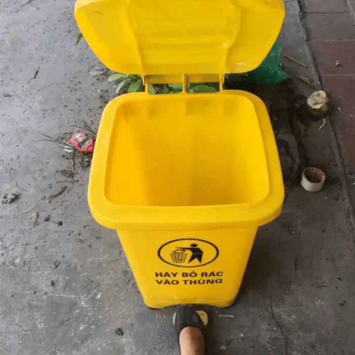 Thùng rác 60l chân đạp Thùng rác 60l chân đạp