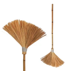 Chổi tre quét nước